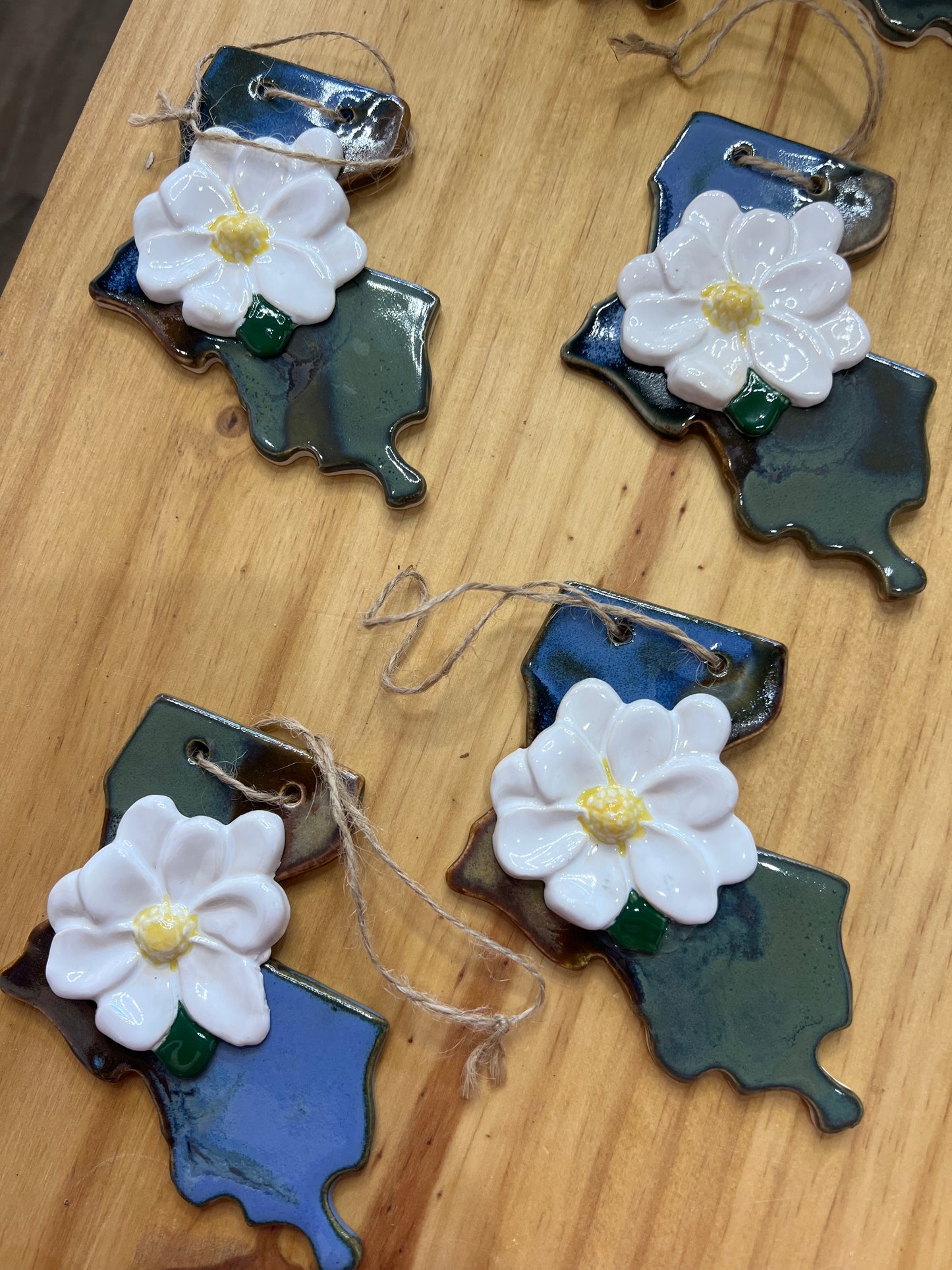 Louisiana w/ Magnolia Ornament