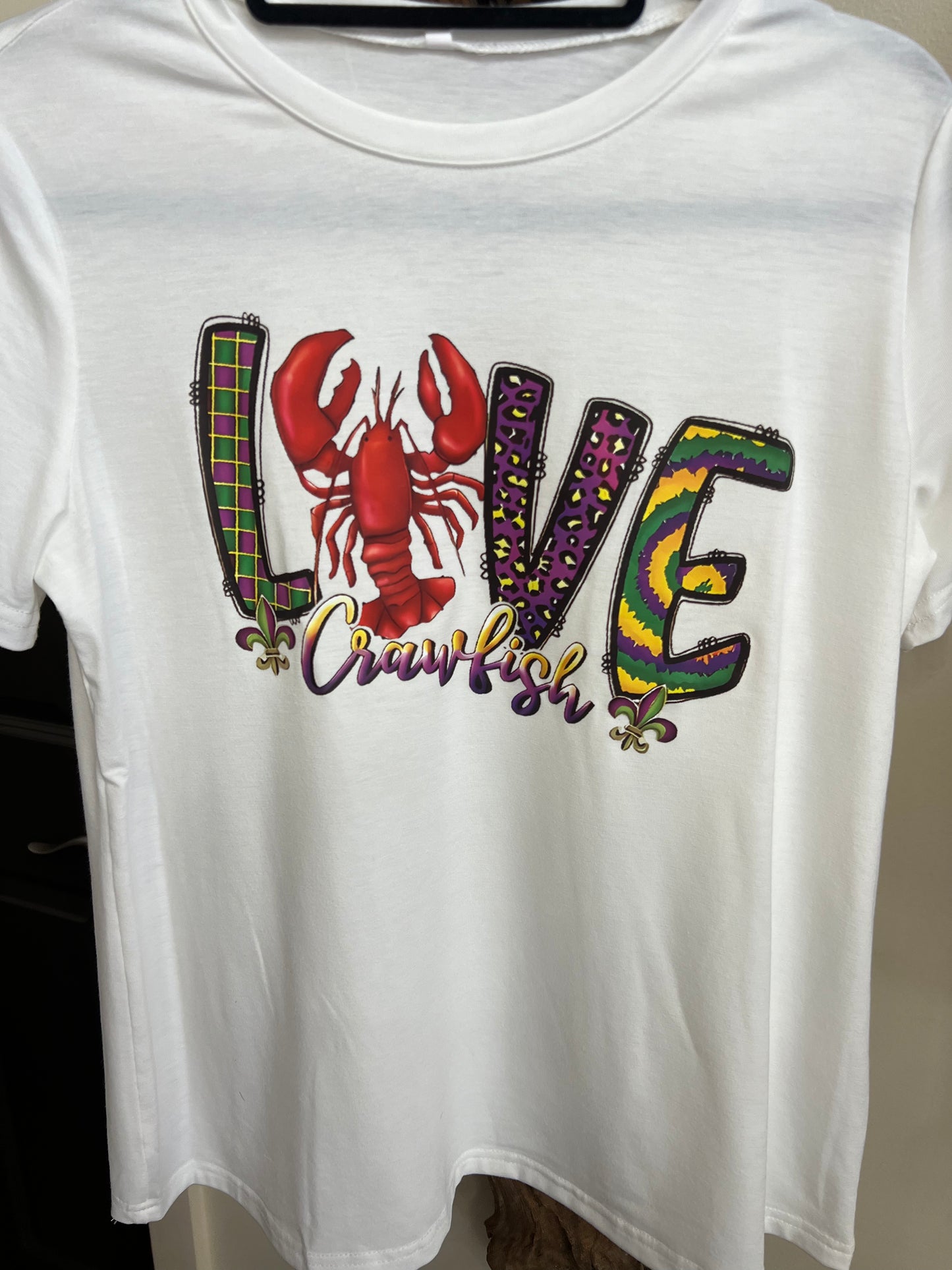 Love Crawfish Mardi Gras T-Shirt (Runs small, size up)